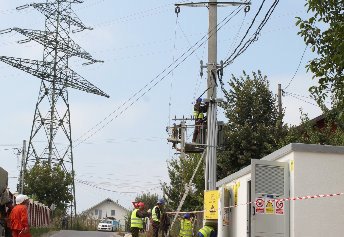 Delgaz Grid investește peste 375 de milioane de lei (76 de milioane de euro) în linii de joasă tensiune și posturi de transformare