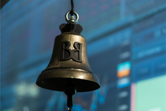 New all-time high trading value with all types of financial instruments traded on the Bucharest Stock Exchange (BVB) in 2020: the investors active on the Romanian stock exchange traded financial instruments with a total value of RON 18.3 billion, the equi